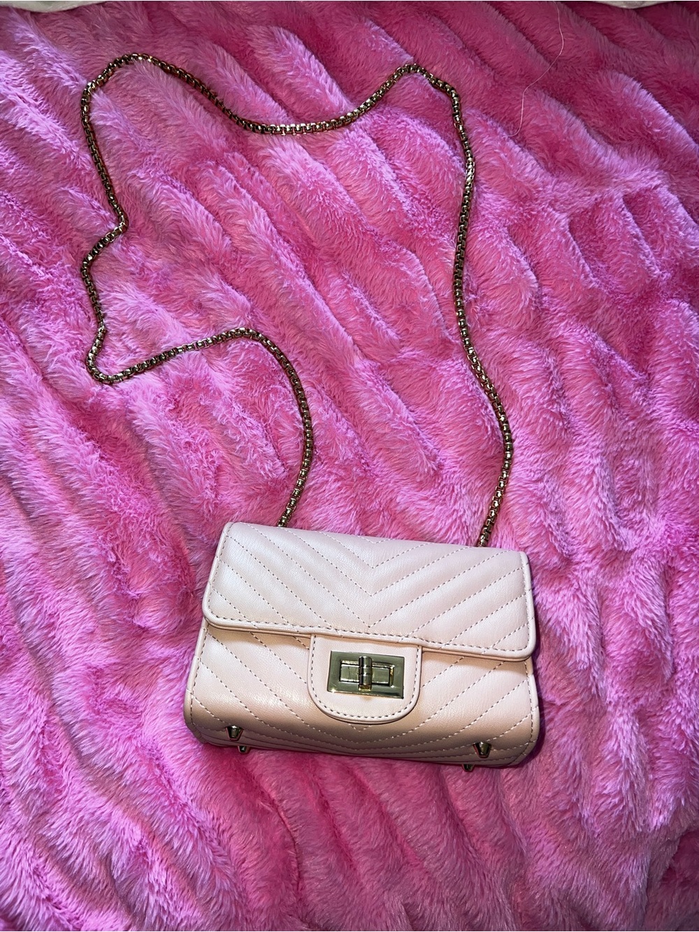 Fashion Nova Quilted Chain Shoulder Bag in Light Pink